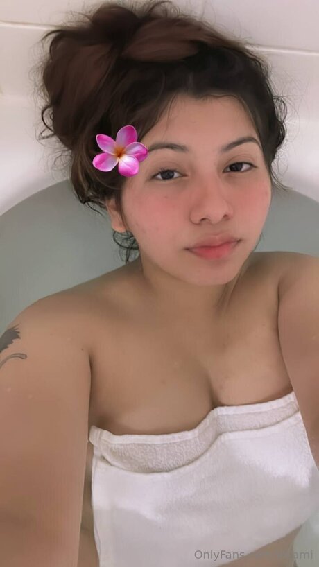 Lilcami joli modèle photos