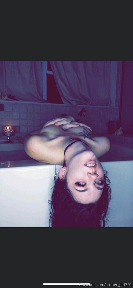 Stoner Girl301 star du porno chaud archive