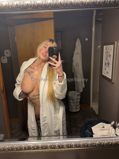 Angelhoney actrice artistique des photos