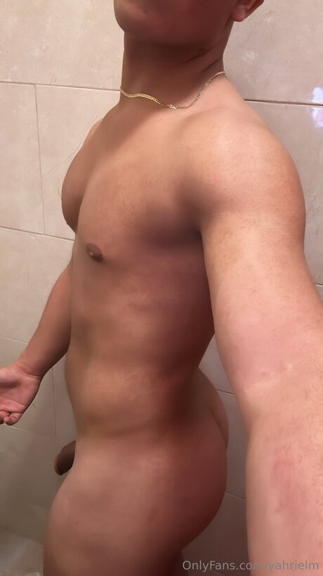 Yahrielm star du porno de haute qualité img