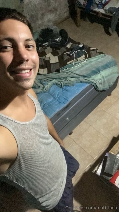 Mati Luna modèle parfait galeries