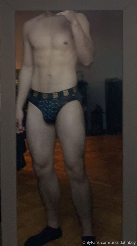 Uncutlatinboy haut étoile galerie