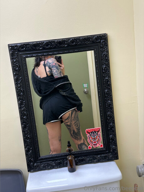 Beepbat modèle artistique photo