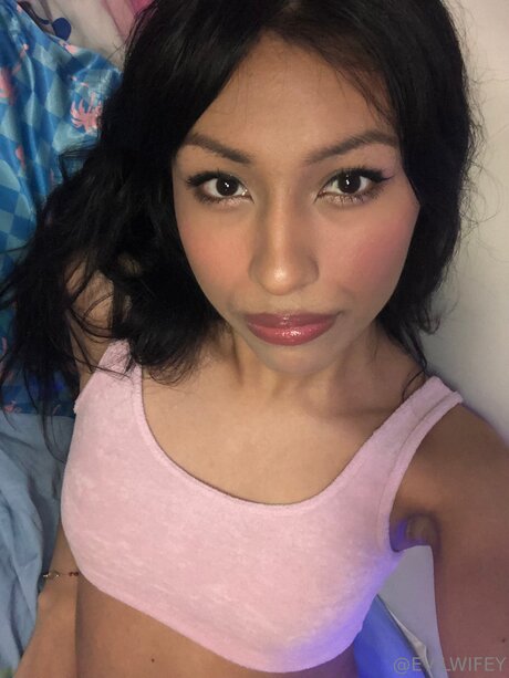 Evilwifey star du porno parfaite photo