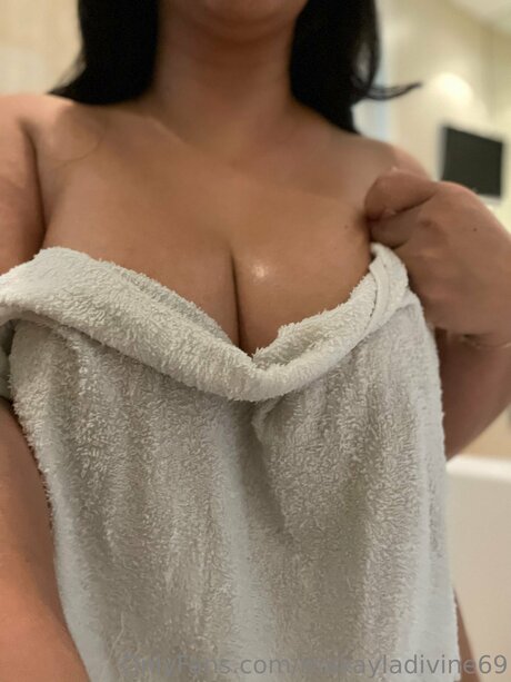 Makayladivine69 modèle de haute qualité photos