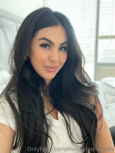 Makayladivine69 modèle hd galerie