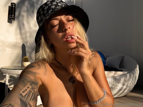 Realsnow actrice érotique galeries