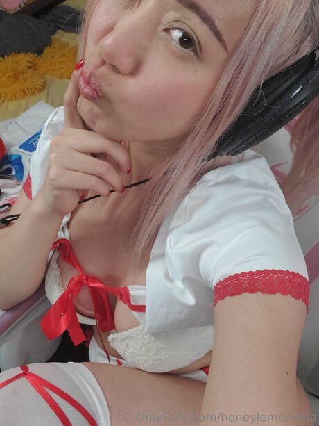 Honeylemonlena actrice libre galeries