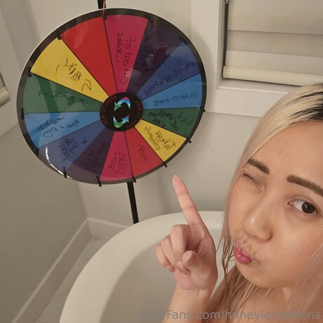 Honeylemonlena étoile sexy photos