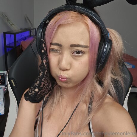 Honeylemonlena star du porno en haute qualité photos