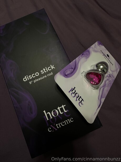 Cinnamonnbunzz actrice de nus galerie