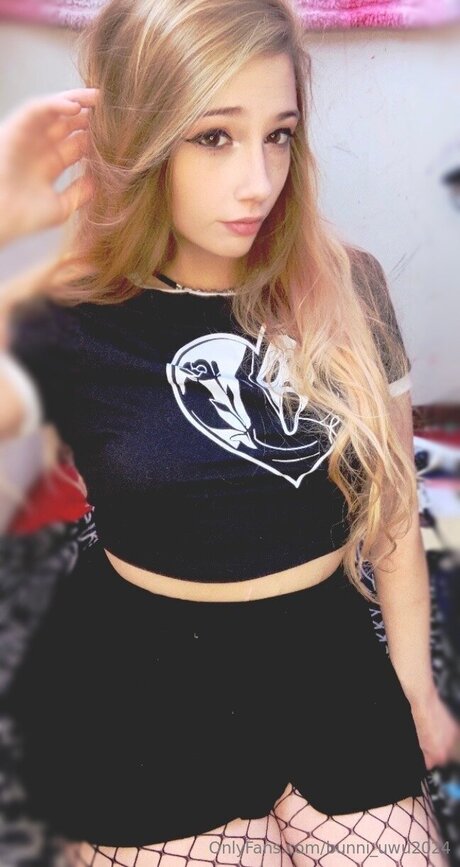 Bunni Uwu2024 belle star du porno image