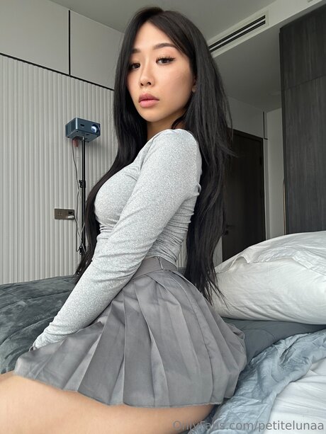 Petitelunaa star du porno nue img