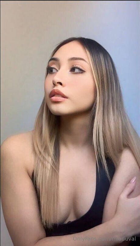 Miaduval star pornographique photo