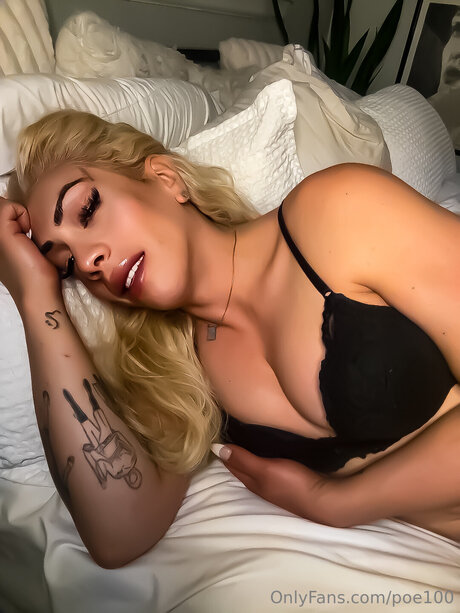 Poe100 actrice chaude photo