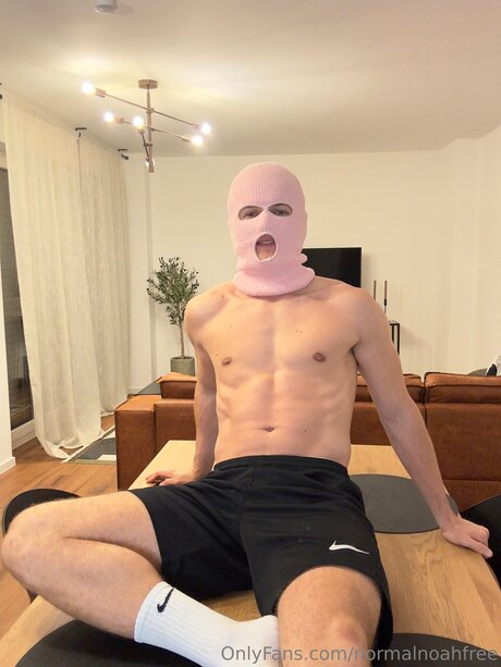 Normalnoahfree jolie étoile galeries