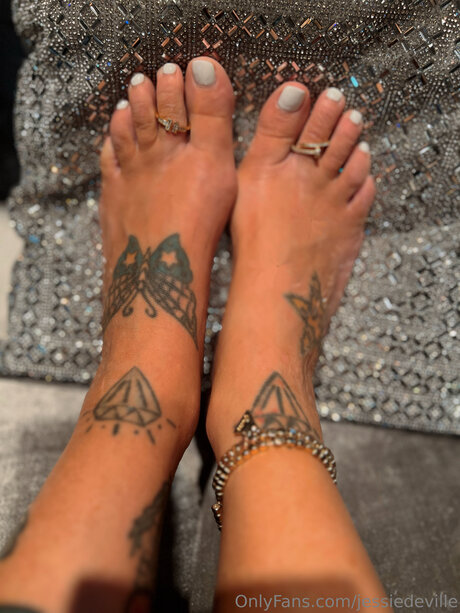 Jessiedeville actrice chaude galerie