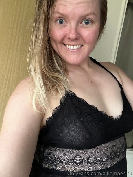 Alliemae420 modèle chaud galerie