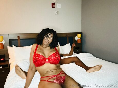 Bigbootyexpo actrice érotique photo