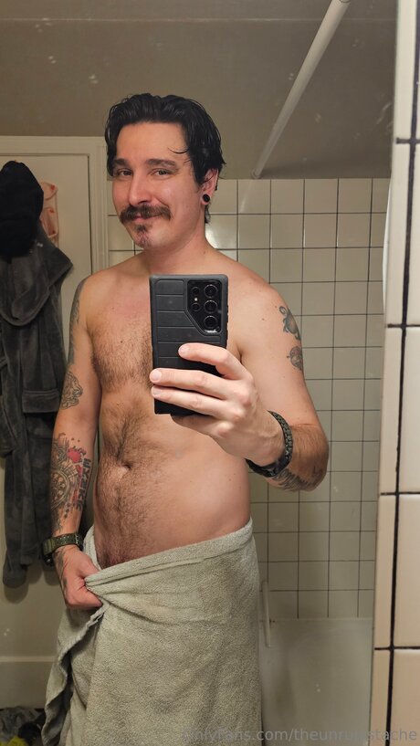 Theunrulystache étoile collection