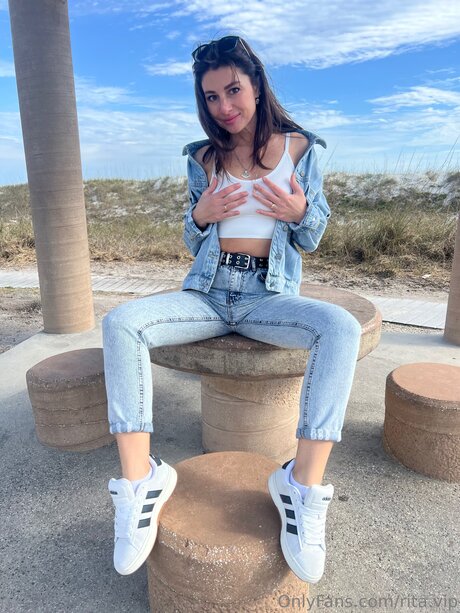 Rita Vip modèle pornographique galerie