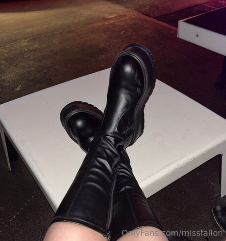 Missfallon star du porno érotique des photos