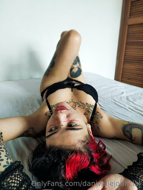 fans avec les yeux bandés haut nu des photos