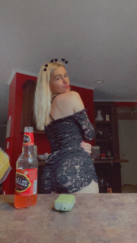 Sexydesires29 star du porno de haute qualité photo