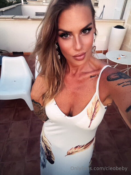 Cleobeby actrice porno des photos