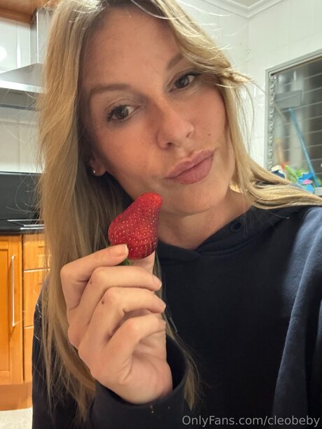 Cleobeby étoile xxx galerie