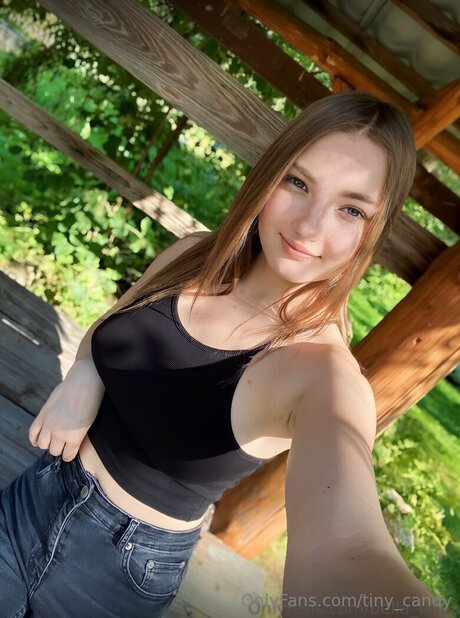 Tiny Candy star du porno adulte galerie