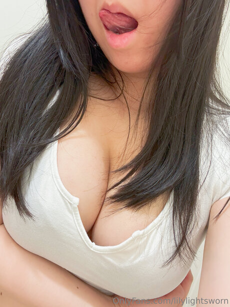 Lilylightsworn actrice de nus images