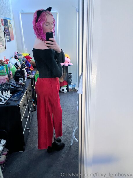 Foxy Femboyyy étoile de l'art galerie