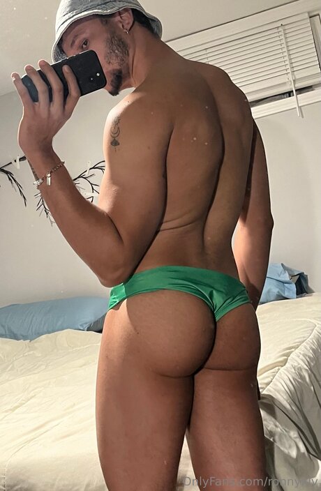 Ronnyxlv étoile érotique photo