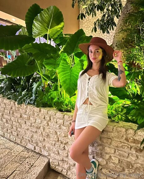 Virgi Vixen actrice chaude galeries