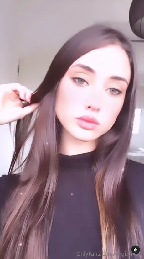 Virgi Vixen beau modèle photo