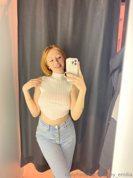 Bunny Emilia actrice artistique des photos