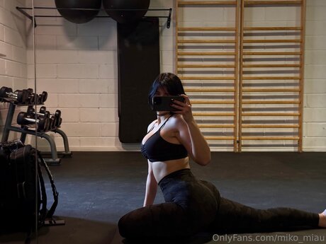 Miko Miau star du porno img