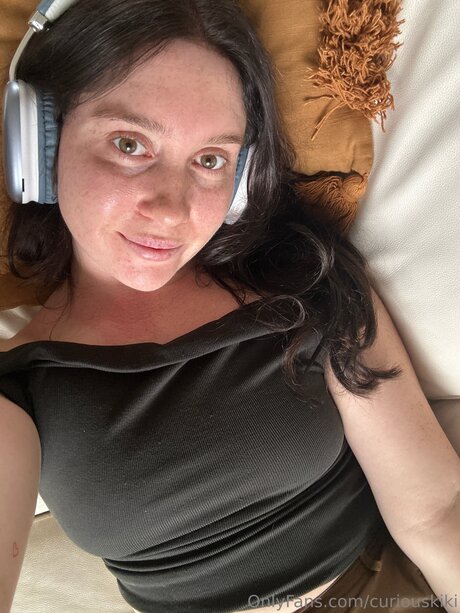 Curiouskiki modèle porno images