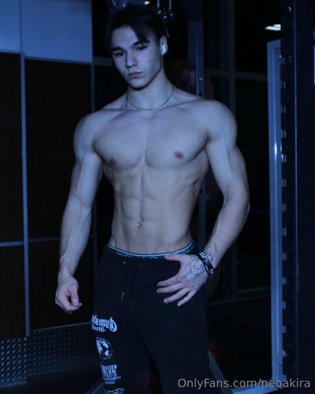 Neoakira modèle chaud image