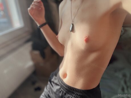 Miomio Uwu mannequin des photos