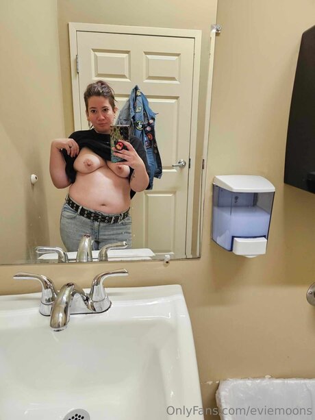 Eviemoons modèle de haute qualité galerie