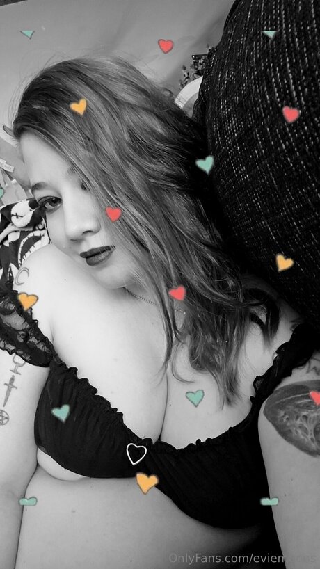 Eviemoons modèle chaud galerie