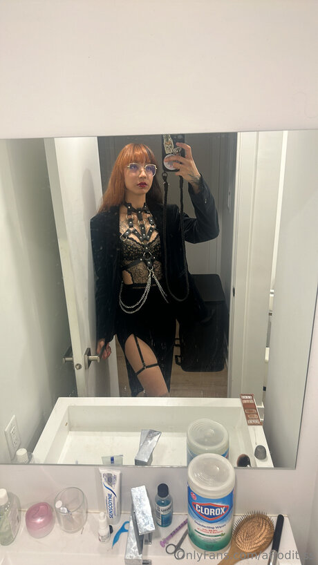 Afrodit Ss star érotique images