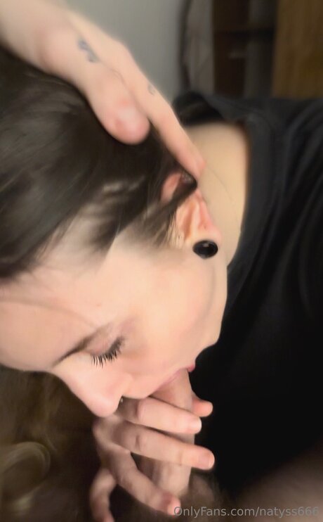 Natyss666 star du porno en haute qualité images