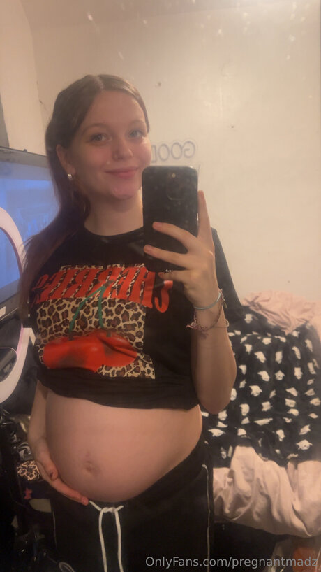 Pregnantmadz modèle pornographique photos