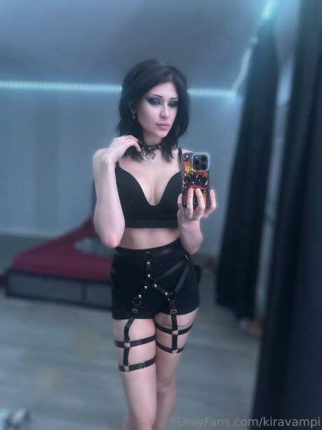 Kiravampi star du porno en haute qualité des photos