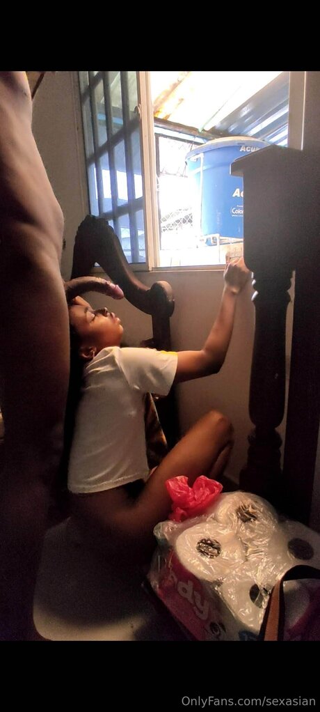 Sexasian actrice pornographique photo