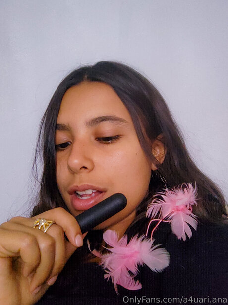 A4uari Ana modèle nu img