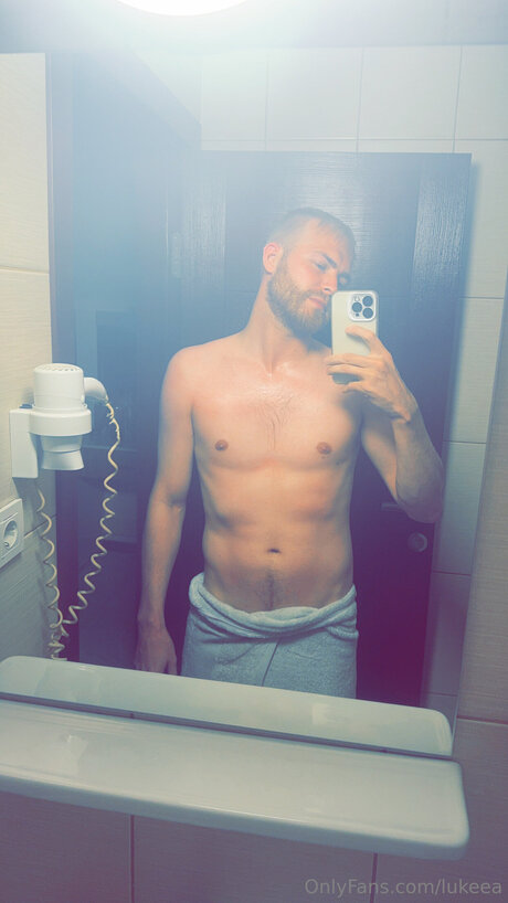 Lukeea modèle joli photos